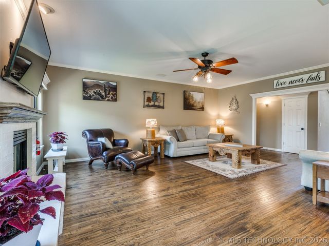 7816 E Broadway Street, Broken Arrow, OK 74014