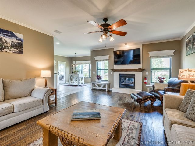 7816 E Broadway Street, Broken Arrow, OK 74014
