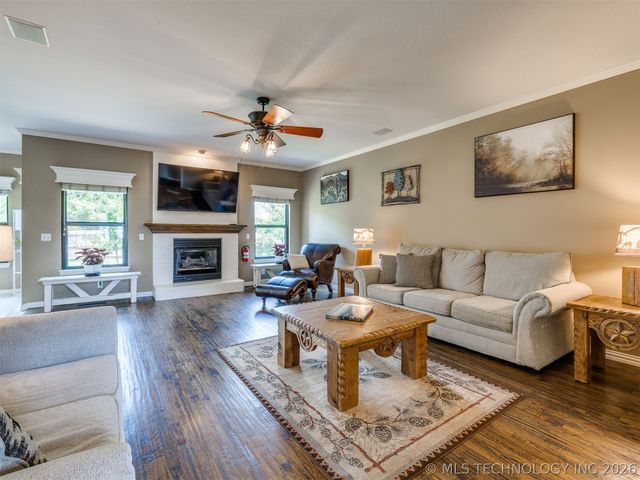 7816 E Broadway Street, Broken Arrow, OK 74014