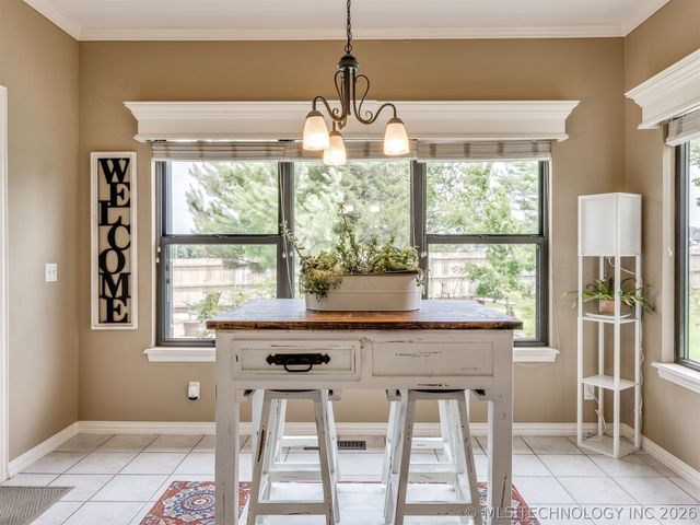 7816 E Broadway Street, Broken Arrow, OK 74014