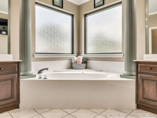 7816 E Broadway Street, Broken Arrow, OK 74014