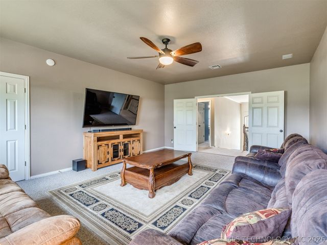 7816 E Broadway Street, Broken Arrow, OK 74014
