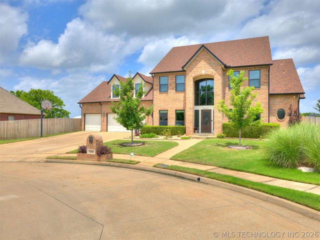 7816 E Broadway Street, Broken Arrow, OK 74014