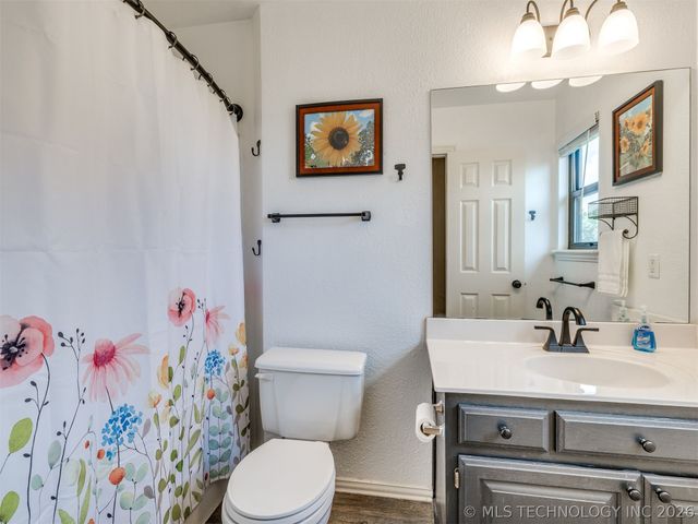 7816 E Broadway Street, Broken Arrow, OK 74014