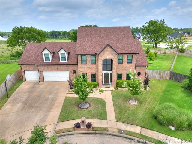 7816 E Broadway Street, Broken Arrow, OK 74014