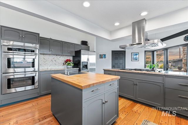 5290 N Sorrento Dr, Boise, ID 83704
