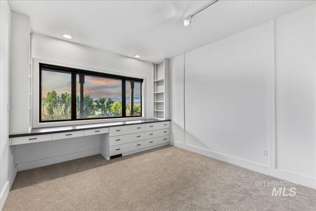 5290 N Sorrento Dr, Boise, ID 83704