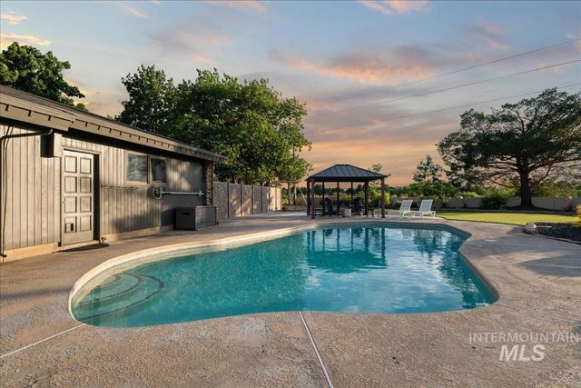 5290 N Sorrento Dr, Boise, ID 83704