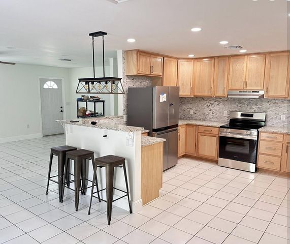 117 Yacht View Lane, St. Lucie Village, Fort Pierce, FL 34946