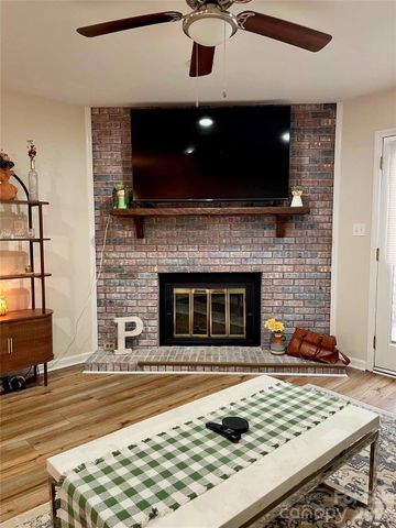 1330 5th Street NE 191, Hickory, NC 28601