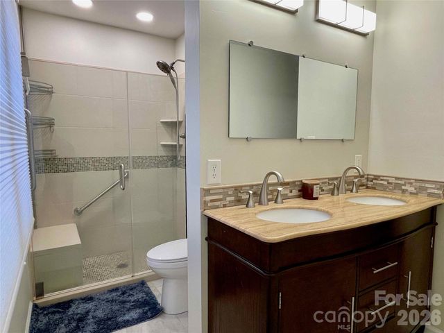 1330 5th Street NE 191, Hickory, NC 28601