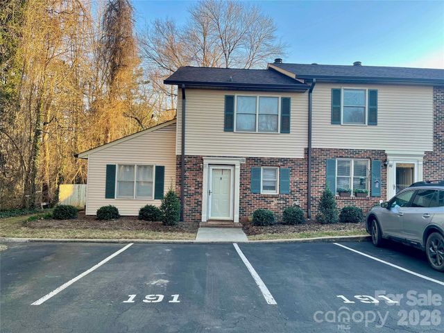 1330 5th Street NE 191, Hickory, NC 28601