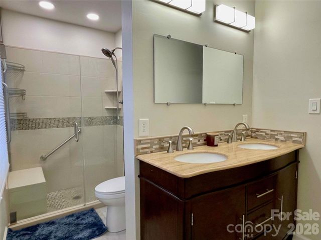 1330 5th Street NE 191, Hickory, NC 28601