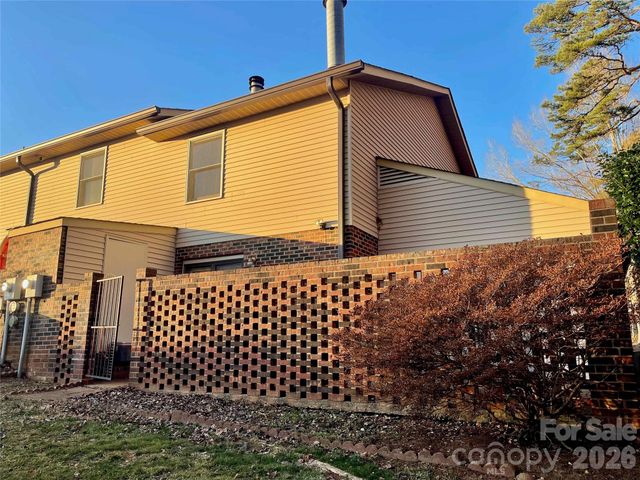 1330 5th Street NE 191, Hickory, NC 28601