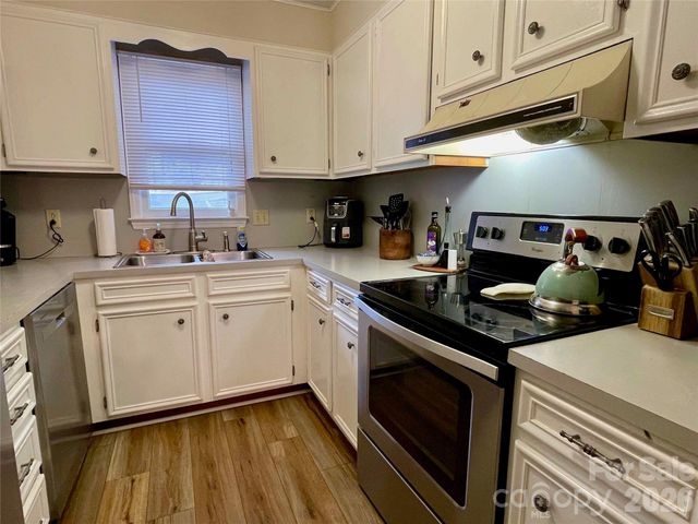 1330 5th Street NE 191, Hickory, NC 28601