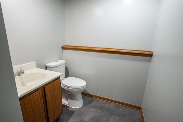 1005 6th Street NW, Altoona, IA 50009