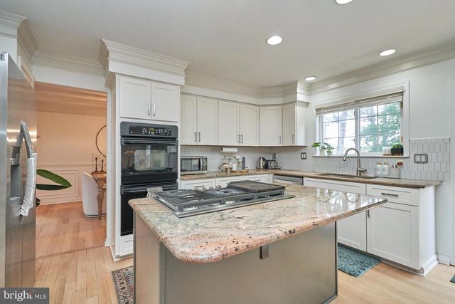 20952 HOLLYBERRY CT, Ashburn, VA 20147