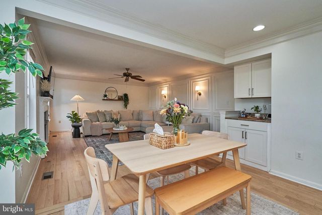 20952 HOLLYBERRY CT, Ashburn, VA 20147