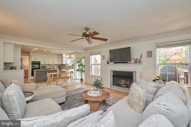 20952 HOLLYBERRY CT, Ashburn, VA 20147