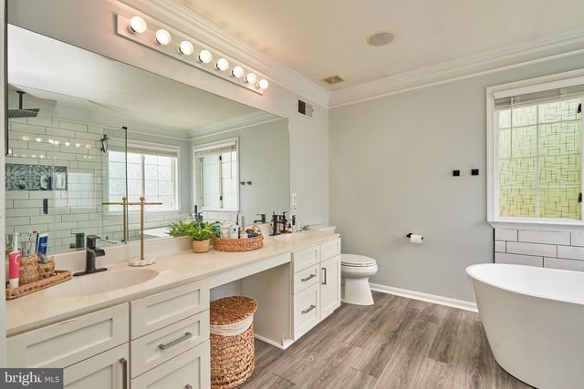 20952 HOLLYBERRY CT, Ashburn, VA 20147