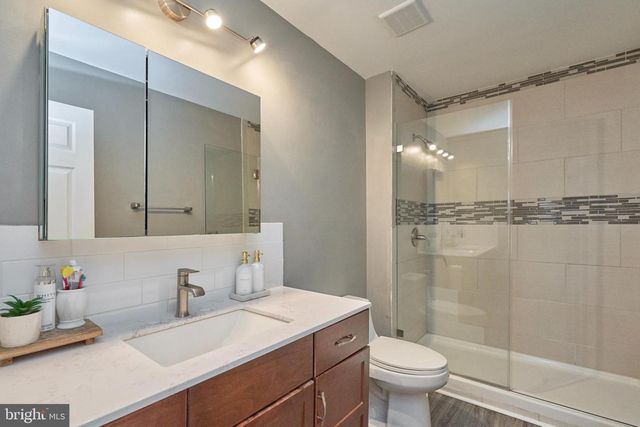 20952 HOLLYBERRY CT, Ashburn, VA 20147