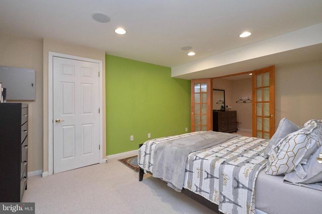 20952 HOLLYBERRY CT, Ashburn, VA 20147