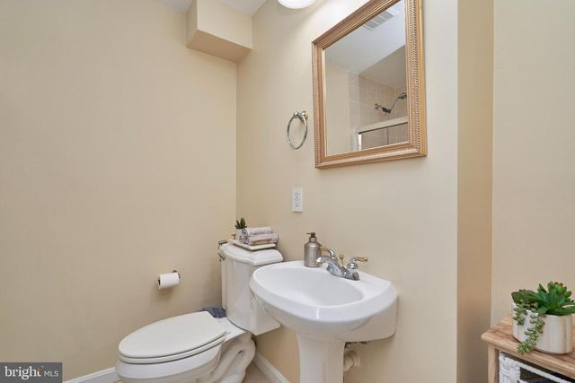 20952 HOLLYBERRY CT, Ashburn, VA 20147