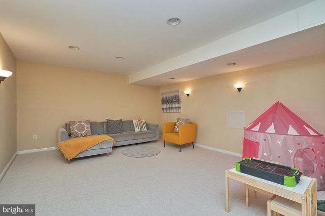 20952 HOLLYBERRY CT, Ashburn, VA 20147