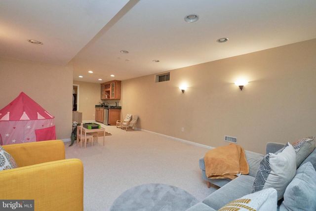 20952 HOLLYBERRY CT, Ashburn, VA 20147