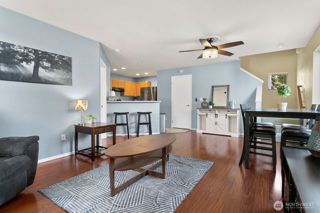 1736 E 39th St, Tacoma, WA 98404
