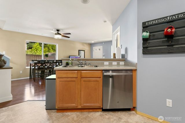 1736 E 39th St, Tacoma, WA 98404