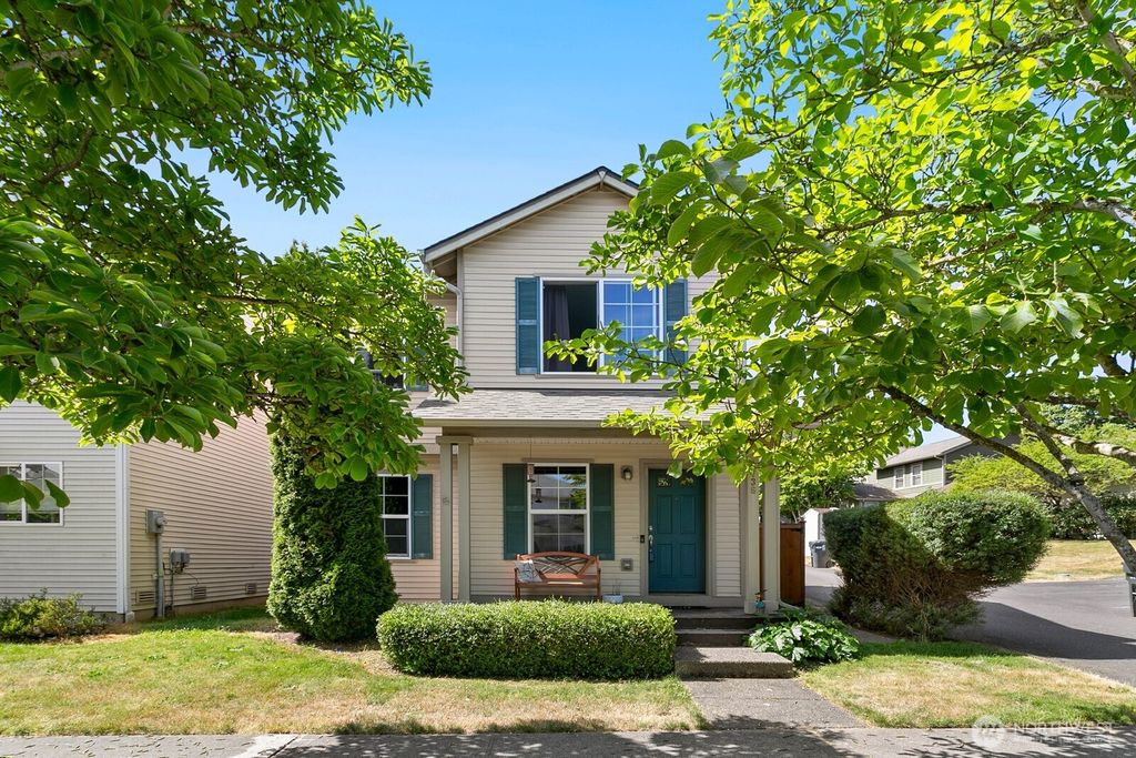 1736 E 39th St, Tacoma, WA 98404