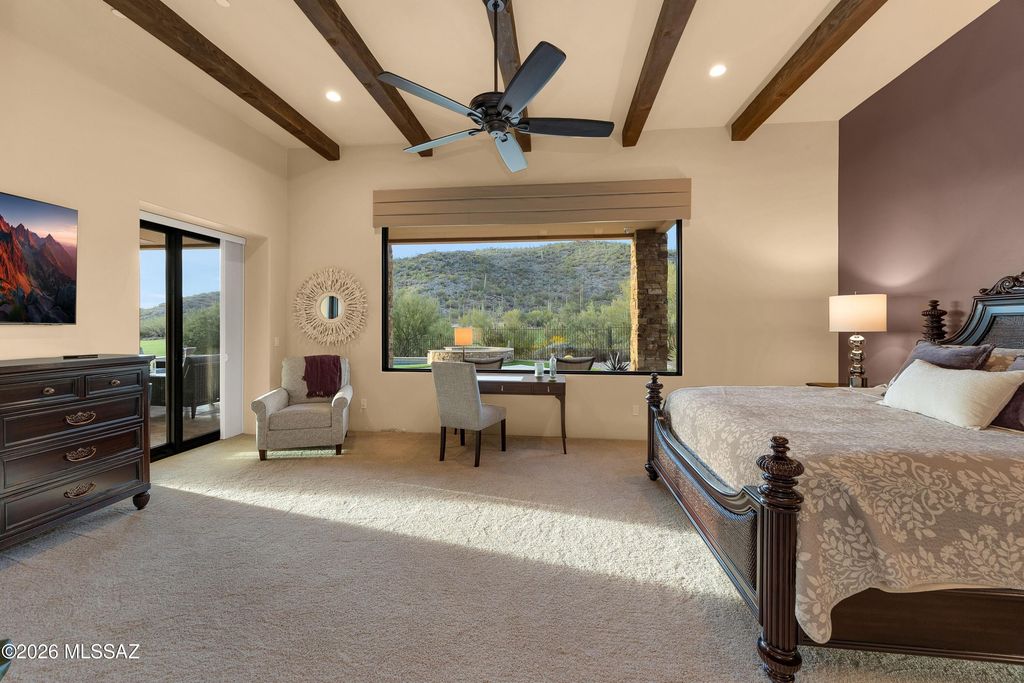 Image 16 of property listing at 6095 W Seven Saguaros Circle, Marana, AZ 85658