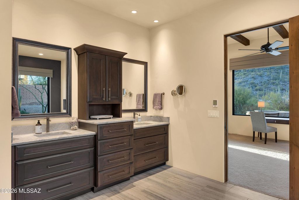 Image 19 of property listing at 6095 W Seven Saguaros Circle, Marana, AZ 85658