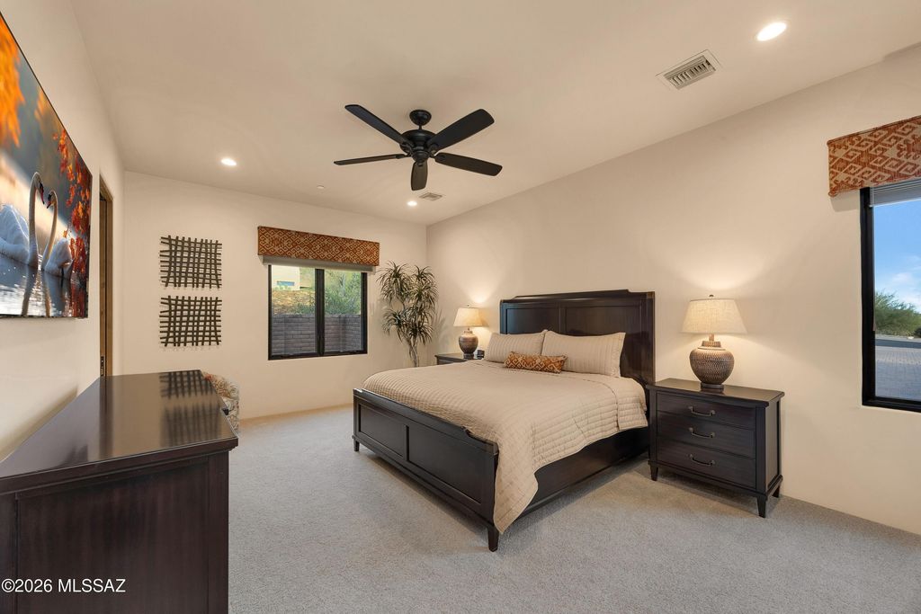 Image 22 of property listing at 6095 W Seven Saguaros Circle, Marana, AZ 85658