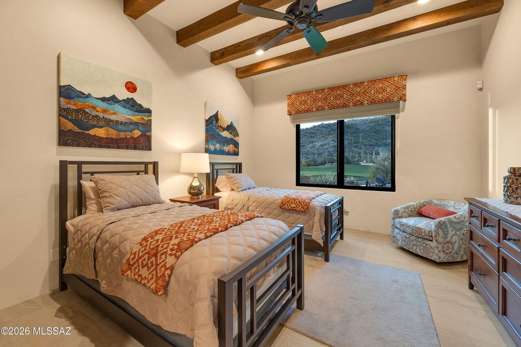 Image 30 of property listing at 6095 W Seven Saguaros Circle, Marana, AZ 85658