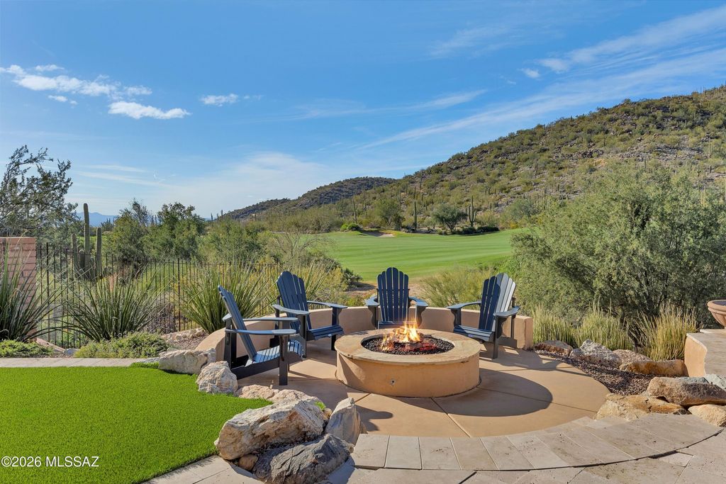 Image 37 of property listing at 6095 W Seven Saguaros Circle, Marana, AZ 85658