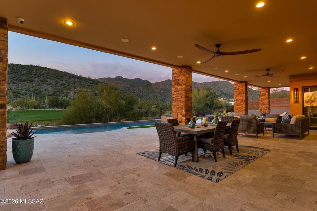 Image 39 of property listing at 6095 W Seven Saguaros Circle, Marana, AZ 85658