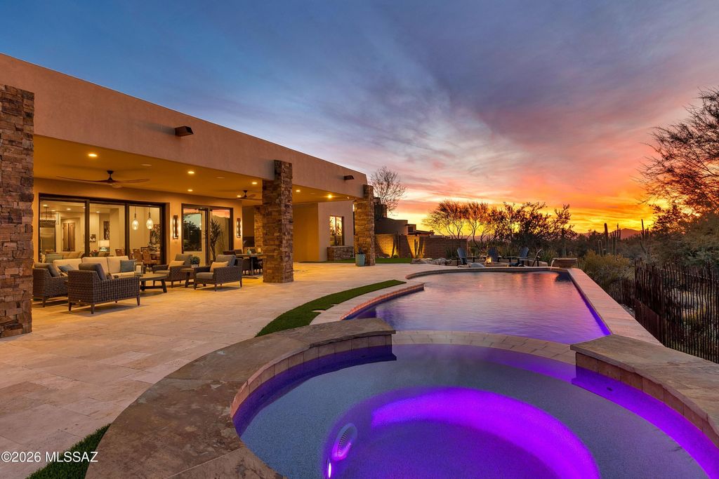 Image 41 of property listing at 6095 W Seven Saguaros Circle, Marana, AZ 85658