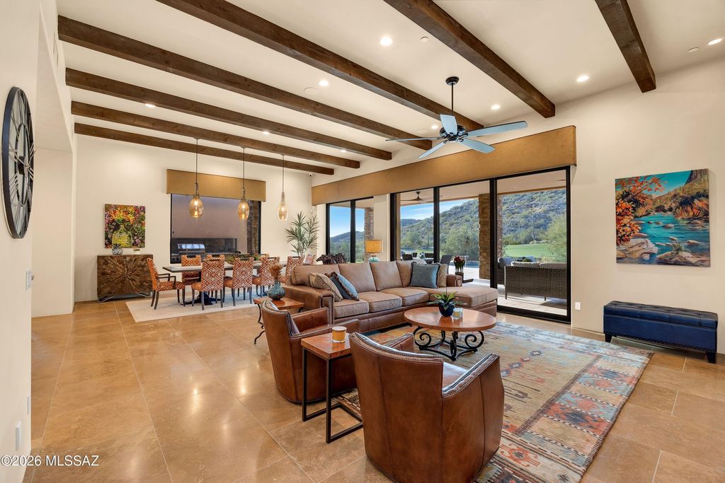 Image 5 of property listing at 6095 W Seven Saguaros Circle, Marana, AZ 85658
