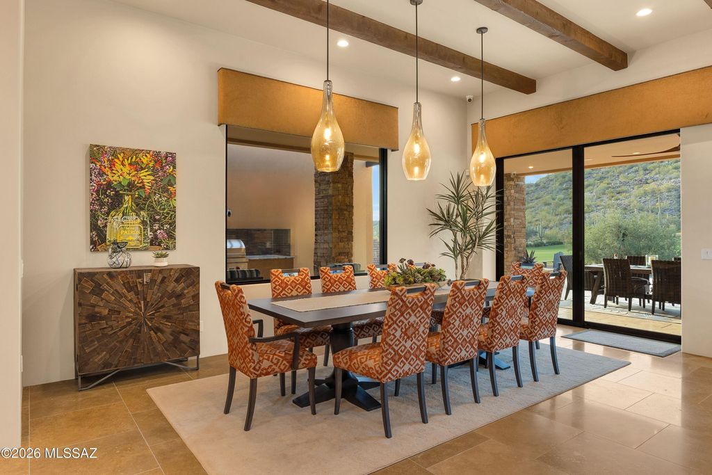 Image 7 of property listing at 6095 W Seven Saguaros Circle, Marana, AZ 85658