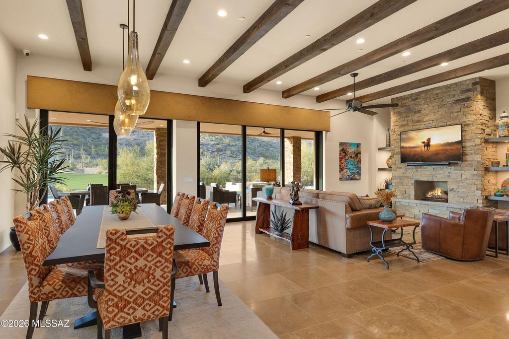 Image 9 of property listing at 6095 W Seven Saguaros Circle, Marana, AZ 85658