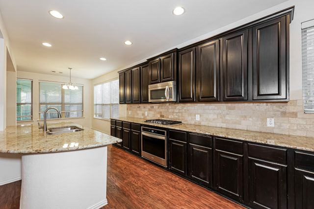 5305 Grove Cove Drive, Mckinney, TX 75071