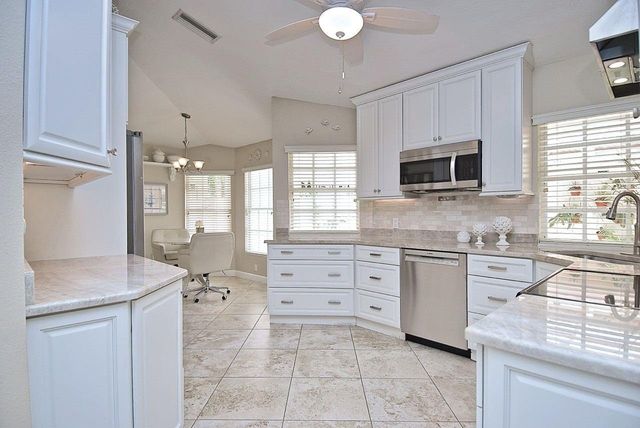 3890 LYNDHURST COURT, Sarasota, FL 34235