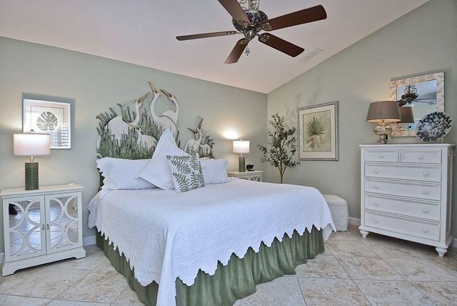3890 LYNDHURST COURT, Sarasota, FL 34235
