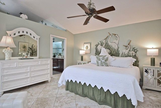 3890 LYNDHURST COURT, Sarasota, FL 34235