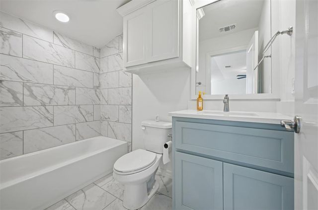 5509 Santa Lucia Drive, Mustang, OK 73064