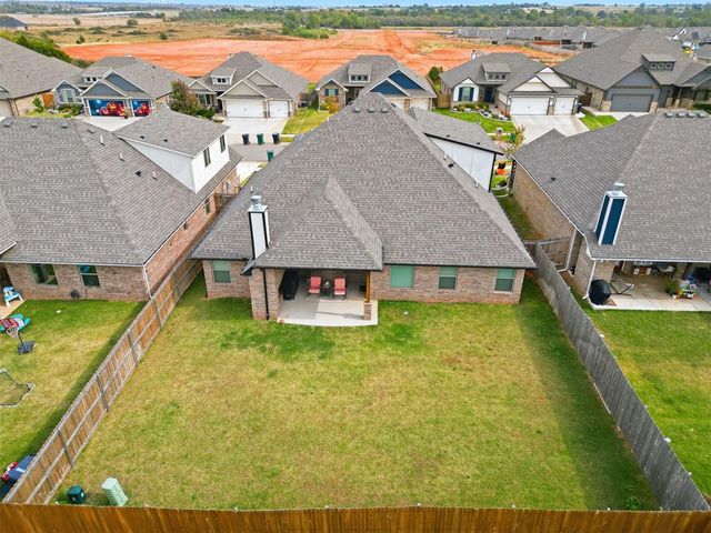 5509 Santa Lucia Drive, Mustang, OK 73064