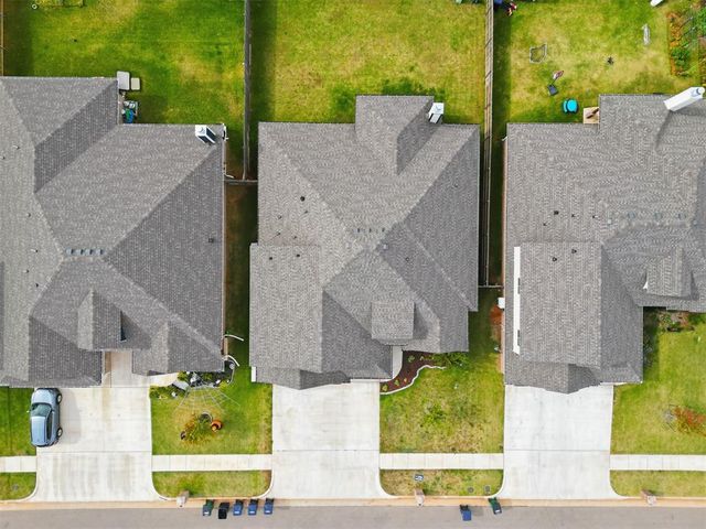 5509 Santa Lucia Drive, Mustang, OK 73064