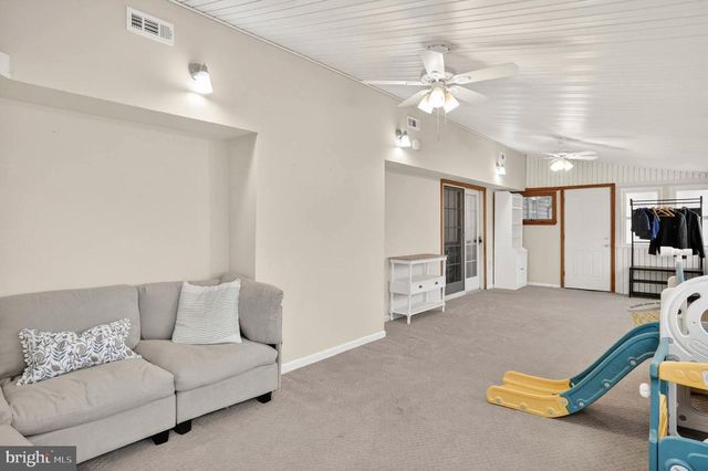 11 COUNTRY CLUB DR, Glen Burnie, MD 21060